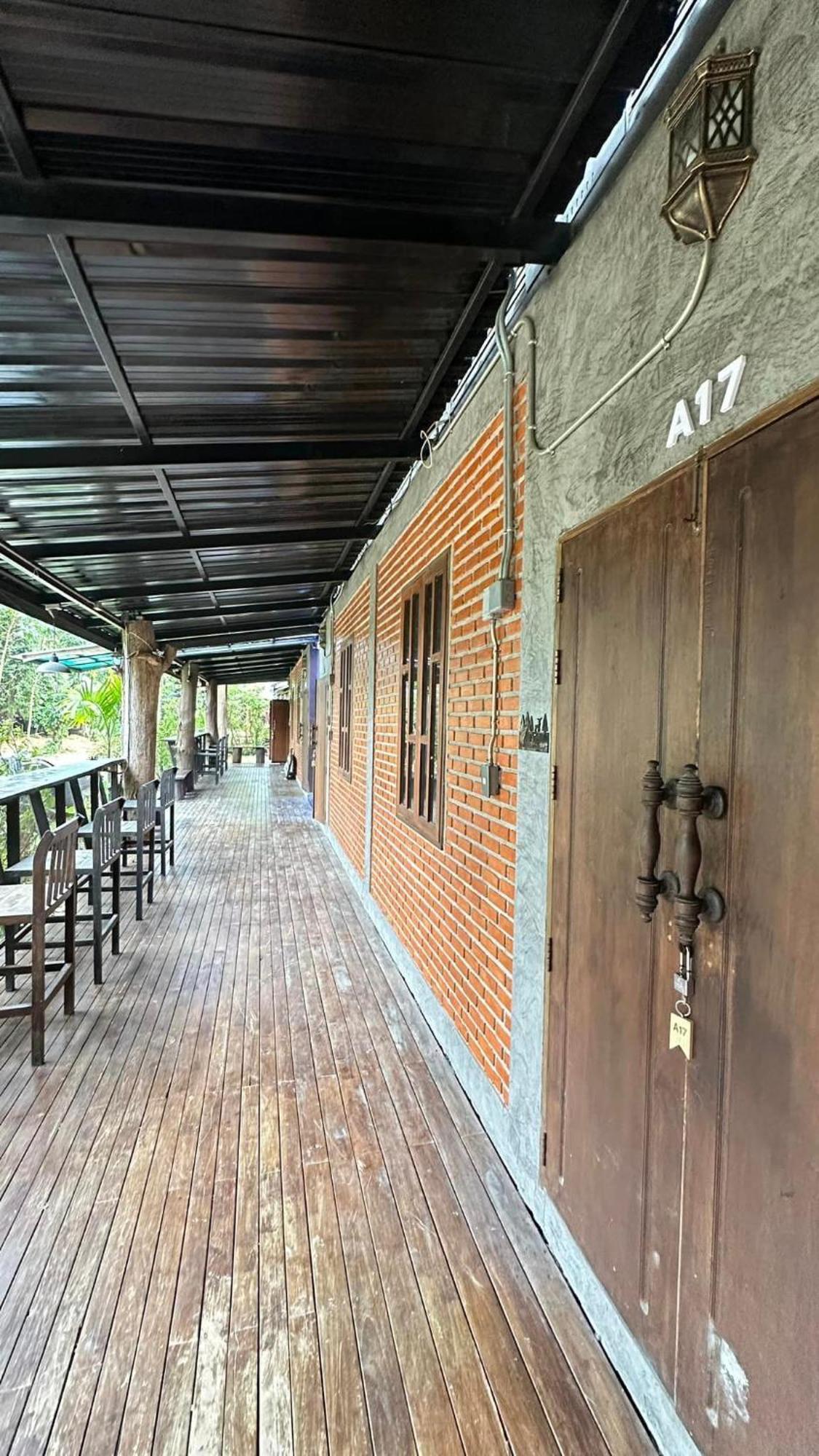 Ban Pataraphan: Traditional Thai Retreat in Khunyuam, Maehongson Ban Khun Yuam Exterior photo