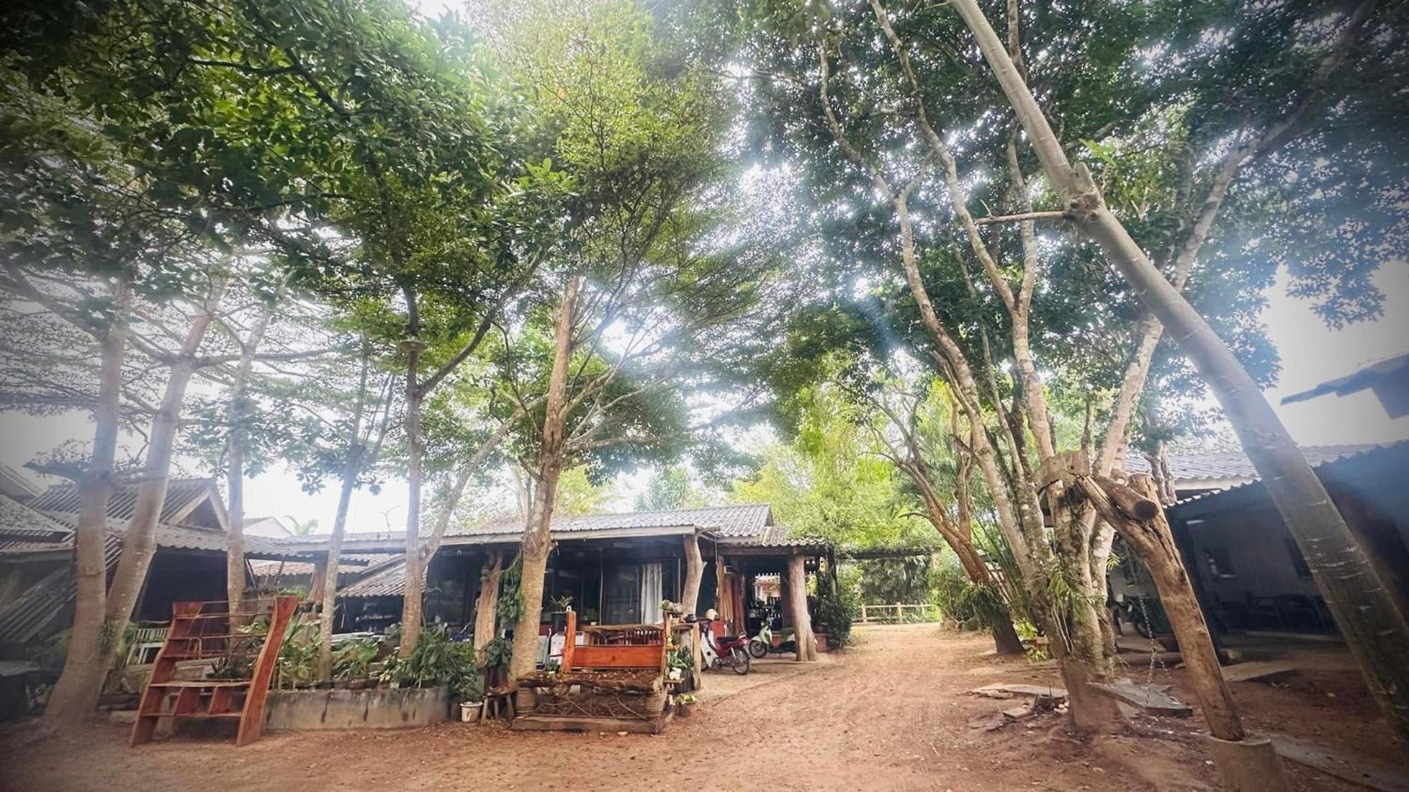 Ban Pataraphan: Traditional Thai Retreat in Khunyuam, Maehongson Ban Khun Yuam Exterior photo
