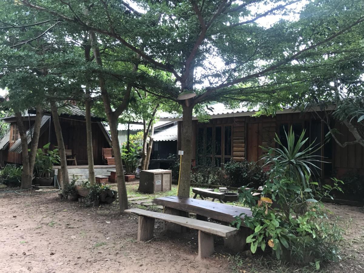 Ban Pataraphan: Traditional Thai Retreat in Khunyuam, Maehongson Ban Khun Yuam Exterior photo